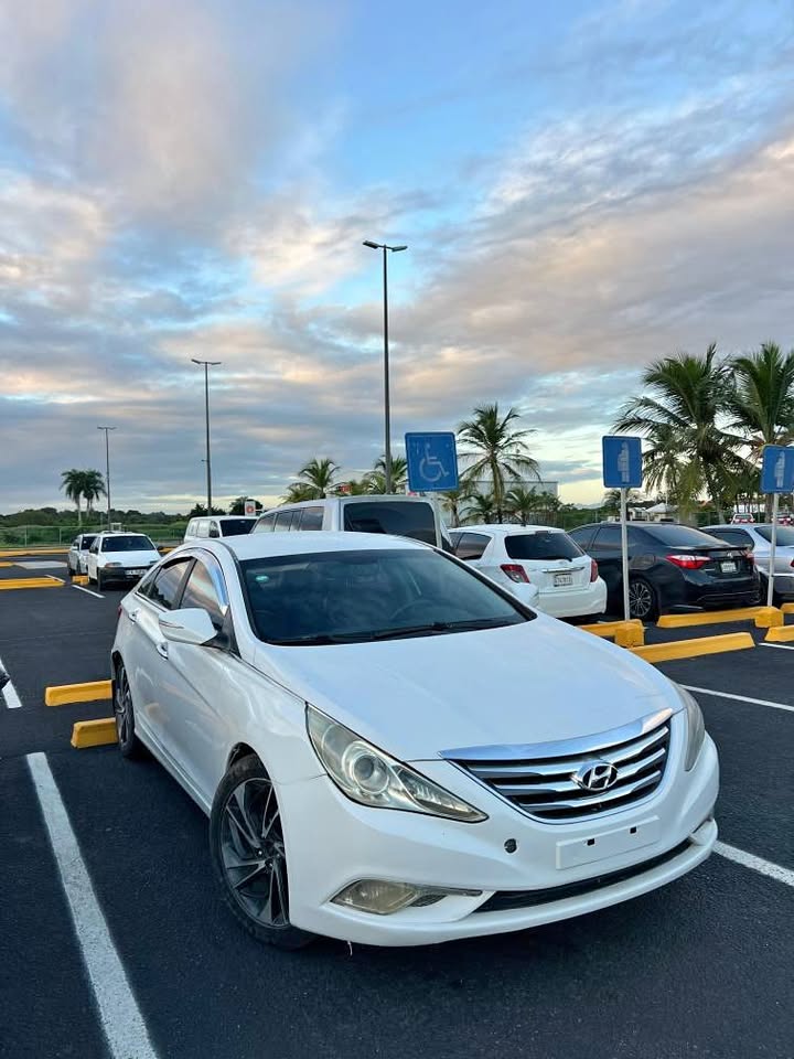 Hyundai Sonata Y20 2015 en renta en Santo Domingo Norte